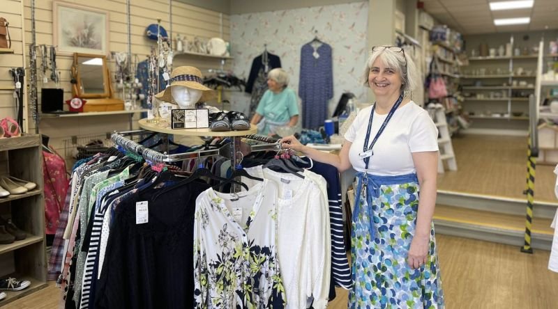 Phyllis Tuckwell - Evening Shopping