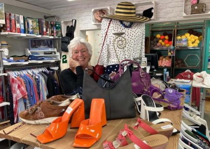 Retail volunteer