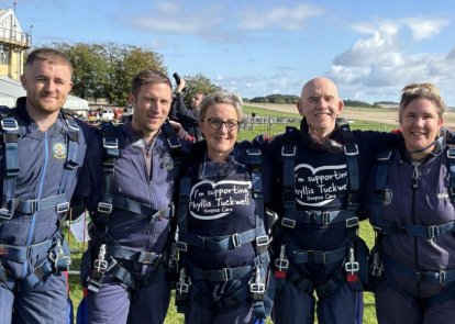 Group photo of skydivers